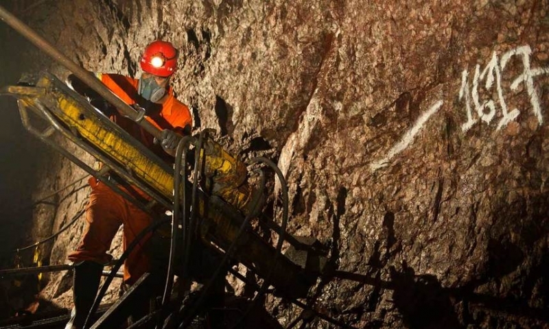 Empresas de mineração anunciam investimento de 2,3 bilhões em Goiás