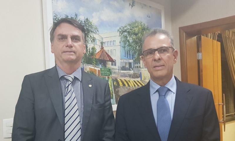 Bolsonaro anuncia o almirante de esquadra Bento Costa Lima Leite como novo ministro de Minas e Energia