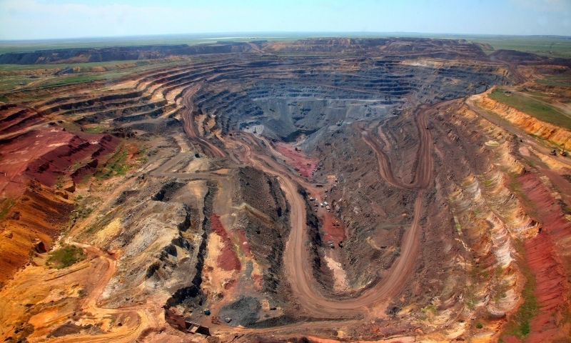 A miséria da indústria de minério de ferro no Brasil, um boom para grandes mineradoras australianas